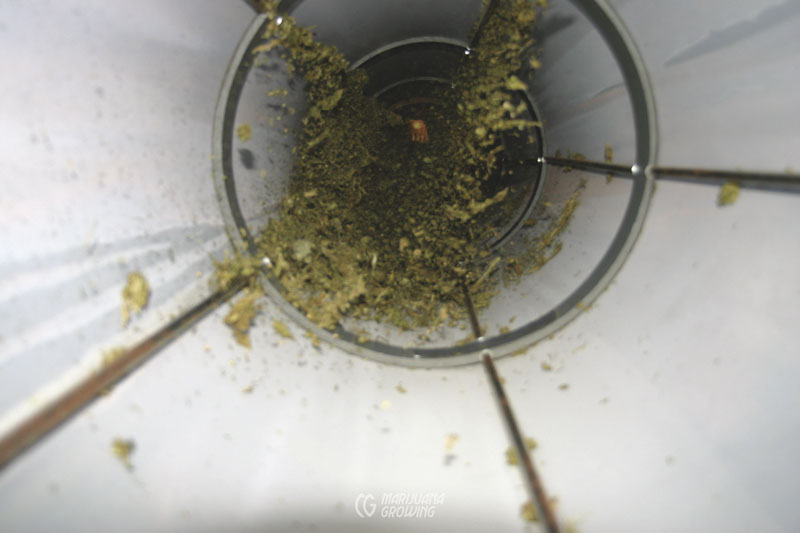 me-ch-26-hash-sieve-farm-081